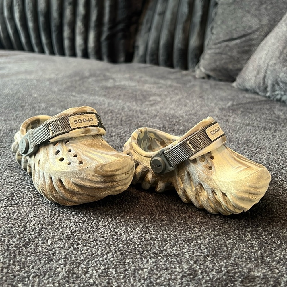 Crocs Echo Clog in Multi camo.